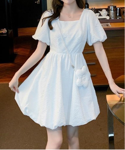 &soiree(アンドソワレ)の「スクエアネックバルーンミニワンピース(ワンピース・レディース・ホワイト/イエロー・SMALL/MEDIUM/LARGE/X-LARGE)」の7枚目の写真