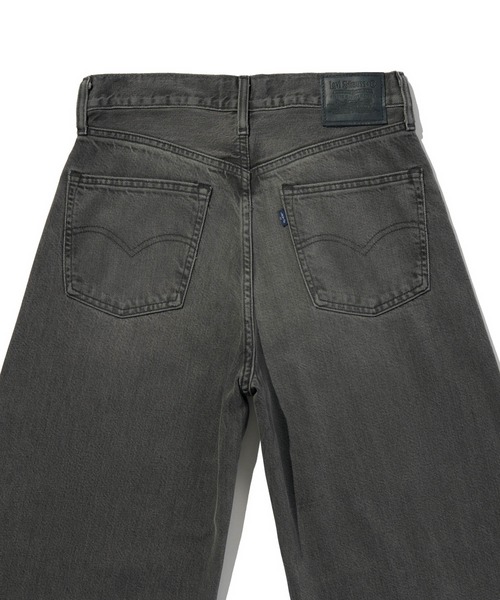 Levi's(リーバイス)の「Levi's/リーバイス BLUETAB(TM) MAX LOOSE 5ポケットジーンズ(デニムパンツ・レディース・ブラック・25inch/24inch/23inch/28inch/27inch/26inch)」の10枚目の写真