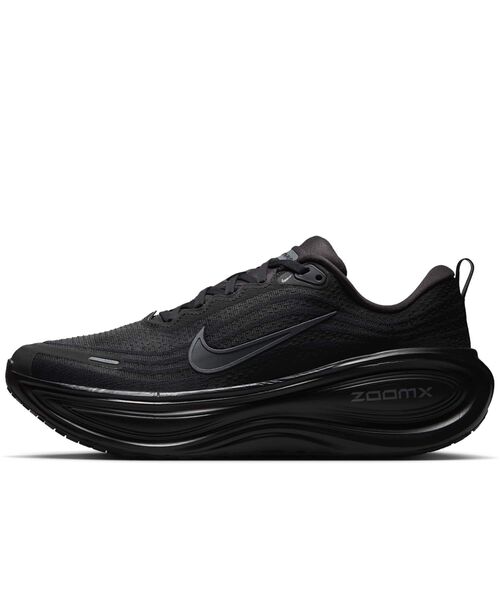 NIKE(ナイキ)の「ナイキ ボメロ プラス メンズ ロード ランニングシューズ / Nike Vomero Plus Men's Road Running Shoes HV8150-003 Black(スニーカー・メンズ・ブラック・30/25.5/24.5/24/29.5/26/28/27.5/27/26.5)」の1枚目の写真