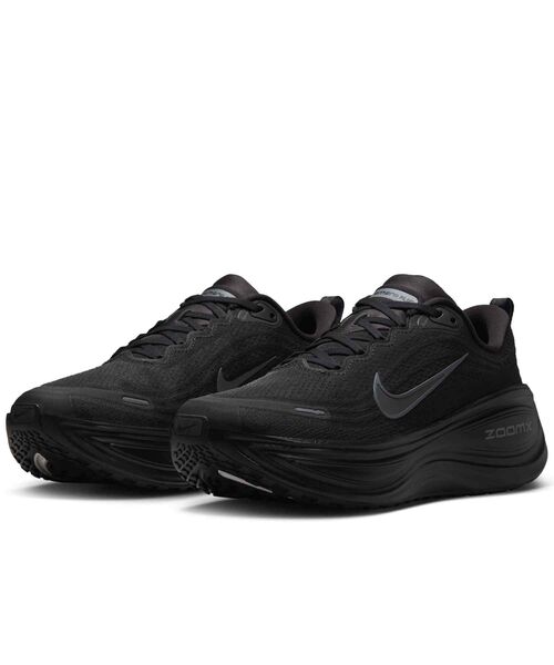 NIKE(ナイキ)の「ナイキ ボメロ プラス メンズ ロード ランニングシューズ / Nike Vomero Plus Men's Road Running Shoes HV8150-003 Black(スニーカー・メンズ・ブラック・30/25.5/24.5/24/29.5/26/28/27.5/27/26.5)」の3枚目の写真