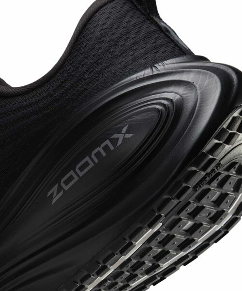 NIKE(ナイキ)の「ナイキ ボメロ プラス メンズ ロード ランニングシューズ / Nike Vomero Plus Men's Road Running Shoes HV8150-003 Black(スニーカー・メンズ・ブラック・30/25.5/24.5/24/29.5/26/28/27.5/27/26.5)」の6枚目の写真