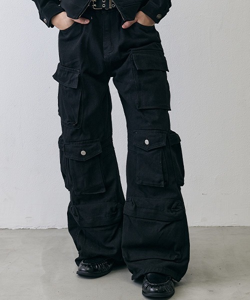 Shoowtime(ショウタイム)の「Grunge Multi Pocket Wide Cargo Denim / グランジ マルチポケット ワイドカーゴデニム(デニムパンツ・メンズ・ブラック・LARGE/X-LARGE)」の1枚目の写真