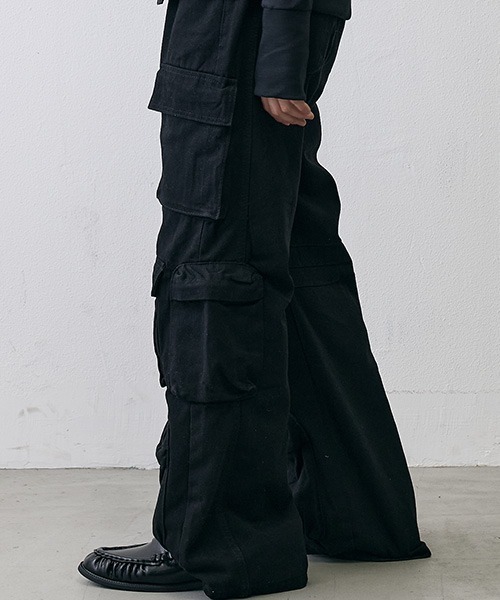 Shoowtime(ショウタイム)の「Grunge Multi Pocket Wide Cargo Denim / グランジ マルチポケット ワイドカーゴデニム(デニムパンツ・メンズ・ブラック・LARGE/X-LARGE)」の6枚目の写真