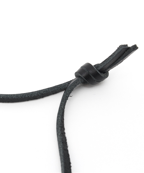 SHIPS JET BLUE（シップスジェットブルー）の「SHIPS JET BLUE: レザー キーホルダー ネックレス（ネックレス・メンズ・ブラック/ベージュ・ONE SIZE）」の6枚目の写真