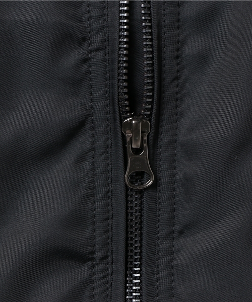 VENCEEXCHANGE（ヴァンスエクスチェンジ）の「中綿MA-1                        （MA-1・メンズ・ダークグリーン/ブラック・MEDIUM/LARGE）」の11枚目の写真