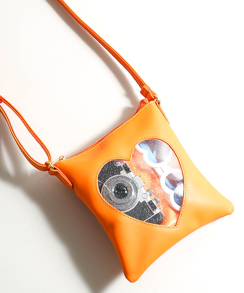 WEGO(ウィゴー)の「WEGO/ハートウィンドウミニショルダーバッグ(ショルダーバッグ・レディース・グリーン/レッド/ホワイト/ピンク/ブルー/オレンジ/イエロー/パープル/ライトパープル/ブラック/サックスブルー・FREE)」の11枚目の写真