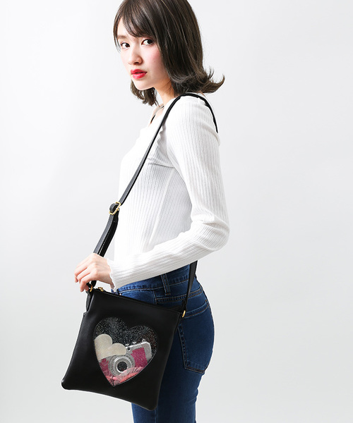 WEGO(ウィゴー)の「WEGO/ハートウィンドウミニショルダーバッグ(ショルダーバッグ・レディース・グリーン/レッド/ホワイト/ピンク/ブルー/オレンジ/イエロー/パープル/ライトパープル/ブラック/サックスブルー・FREE)」の18枚目の写真