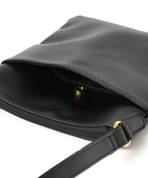 WEGO(ウィゴー)の「WEGO/ハートウィンドウミニショルダーバッグ(ショルダーバッグ・レディース・グリーン/レッド/ホワイト/ピンク/ブルー/オレンジ/イエロー/パープル/ライトパープル/ブラック/サックスブルー・FREE)」の15枚目の写真