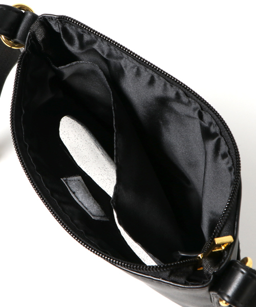 WEGO(ウィゴー)の「WEGO/ハートウィンドウミニショルダーバッグ(ショルダーバッグ・レディース・グリーン/レッド/ホワイト/ピンク/ブルー/オレンジ/イエロー/パープル/ライトパープル/ブラック/サックスブルー・FREE)」の16枚目の写真