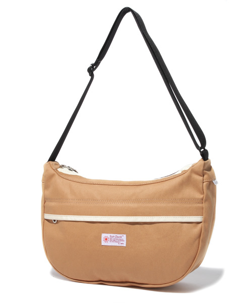 coen（コーエン）の「SUNDUCK バナナショルダーバッグM ∞（ショルダーバッグ・メンズ・ブラック/グレー/ブラウン・フリー）」の3枚目の写真