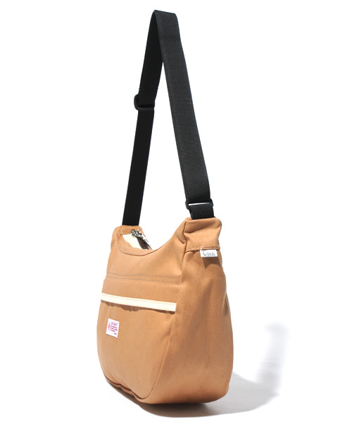 coen（コーエン）の「SUNDUCK バナナショルダーバッグM ∞（ショルダーバッグ・メンズ・ブラック/グレー/ブラウン・フリー）」の4枚目の写真