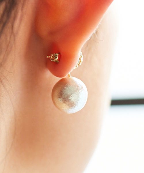 CLAFty by STYLE DELI(クラフティバイスタイルデリ)の「PEARL pierce 002(ピアス(両耳用)・レディース・ホワイト・FREE)」の5枚目の写真