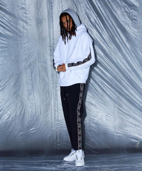 FILA（フィラ）の「＜FILA × monkey time＞ TRACK PANTS/トラックパンツ ◆（その他パンツ・メンズ・ブラック・LARGE/MEDIUM/SMALL）」の3枚目の写真