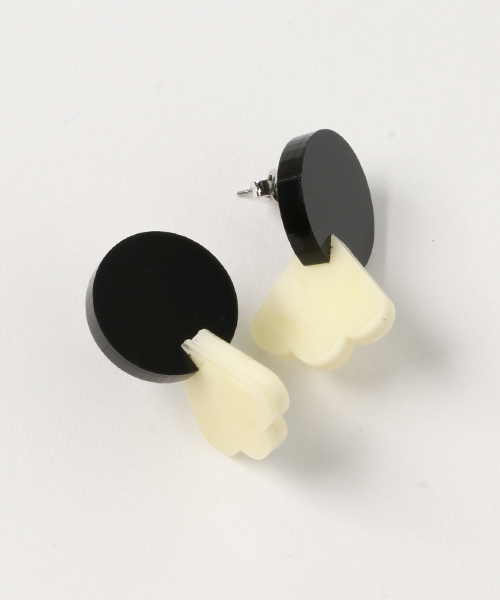 ACCOMMODE（アコモデ）の「ミラーピアス２（ピアス（両耳用）・レディース・ブラック/ベージュ/ブラウン/ブラウン系その他/A/B/C/D/E・FREE）」の2枚目の写真