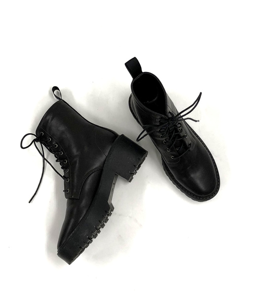 archives（アルシーヴ）の「厚底レースアップブーツ（ブーツ・レディース・ブラック/チャコールグレー・MEDIUM/LARGE）」の2枚目の写真