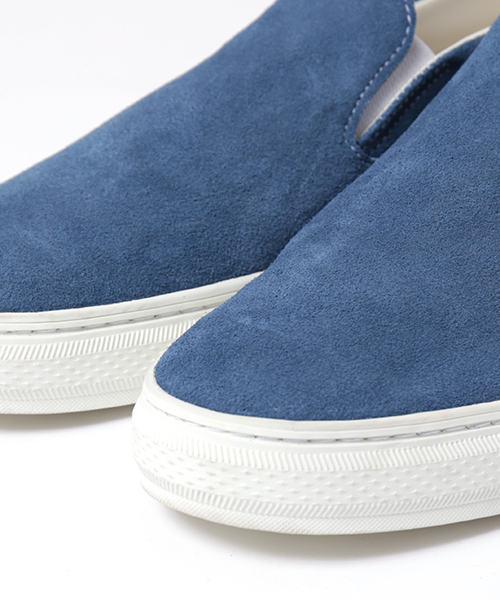 B:MING by BEAMS（ビーミングバイビームス）の「buddy × B:MING / スエードスリッポン（スニーカー・メンズ・ブルー/レッド/アイボリー・27.5/26.5/25.5）」の7枚目の写真