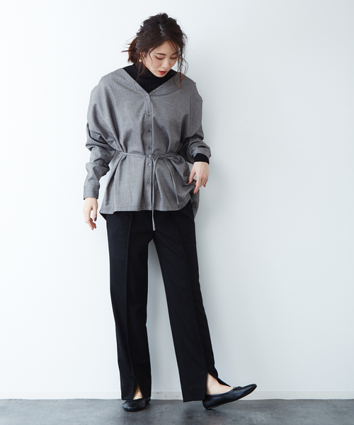 qualite(カリテ)の「anana フロントタックシャツブラウス(シャツ/ブラウス・レディース・ベージュ/グレー・フリー)」の3枚目の写真