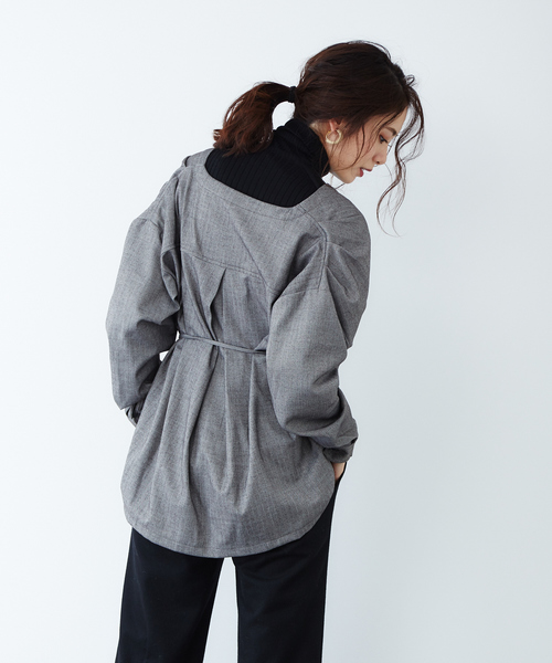 qualite(カリテ)の「anana フロントタックシャツブラウス(シャツ/ブラウス・レディース・ベージュ/グレー・フリー)」の16枚目の写真