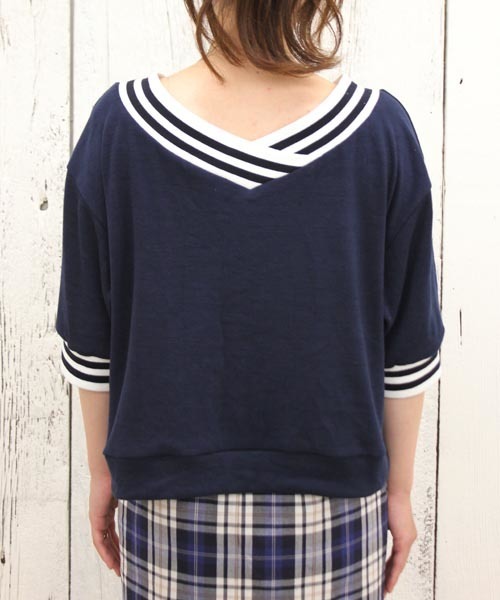 Chico(チコ)の「ライン衿ドルマンTOPS(Tシャツ/カットソー・レディース・グレー/グリーン/ネイビー/ホワイト・FREE)」の6枚目の写真