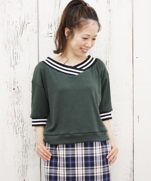 Chico(チコ)の「ライン衿ドルマンTOPS(Tシャツ/カットソー・レディース・グレー/グリーン/ネイビー/ホワイト・FREE)」の13枚目の写真