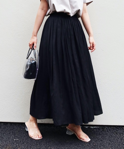 Riberry(リベリー)の「ギャザーロングスカート(スカート・レディース・ホワイト/ブラック/ベージュ/ライトグリーン/ラベンダー・M)」の3枚目の写真