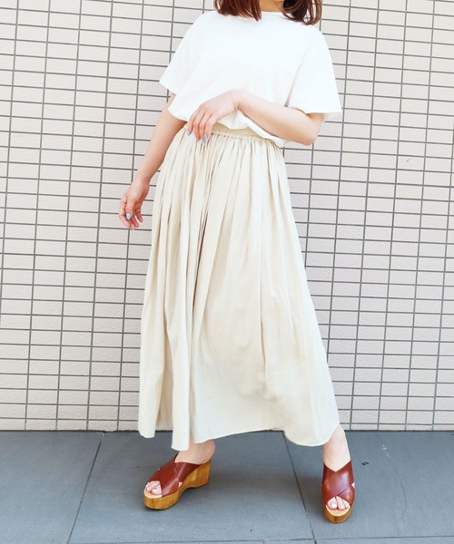 Riberry(リベリー)の「ギャザーロングスカート(スカート・レディース・ホワイト/ブラック/ベージュ/ライトグリーン/ラベンダー・M)」の9枚目の写真