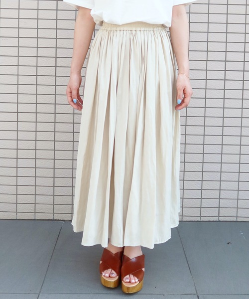 Riberry(リベリー)の「ギャザーロングスカート(スカート・レディース・ホワイト/ブラック/ベージュ/ライトグリーン/ラベンダー・M)」の12枚目の写真