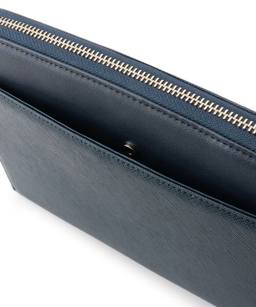 tk.TAKEO KIKUCHI（ティーケータケオキクチ）の「サフィアーノミニクラッチバッグ（クラッチバッグ・メンズ・ブラック/ネイビー/ベージュ・00）」の6枚目の写真