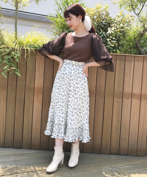one after another NICE CLAUP(ワンアフターアナザーナイスクラップ)の「ドットチュール袖コンシャストップス(Tシャツ/カットソー・レディース・オフホワイト/ブラック/ブラウン/ベージュ・FREE)」の6枚目の写真