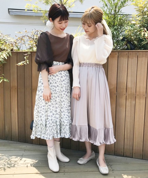 one after another NICE CLAUP(ワンアフターアナザーナイスクラップ)の「ドットチュール袖コンシャストップス(Tシャツ/カットソー・レディース・オフホワイト/ブラック/ブラウン/ベージュ・FREE)」の5枚目の写真