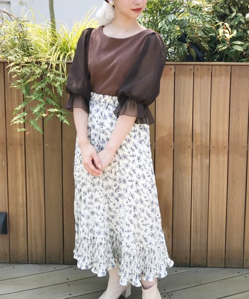 one after another NICE CLAUP(ワンアフターアナザーナイスクラップ)の「ドットチュール袖コンシャストップス(Tシャツ/カットソー・レディース・オフホワイト/ブラック/ブラウン/ベージュ・FREE)」の8枚目の写真