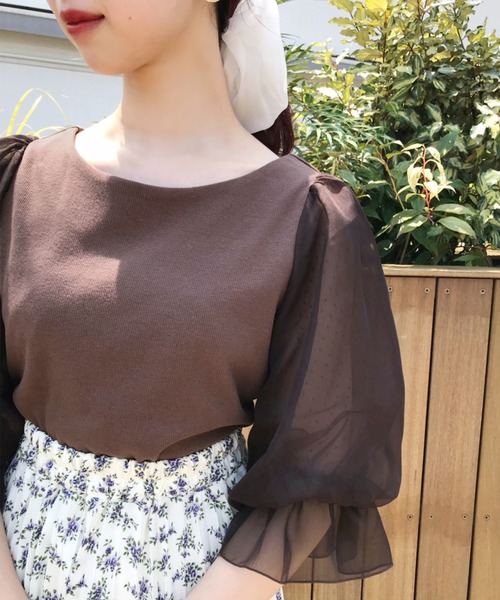 one after another NICE CLAUP(ワンアフターアナザーナイスクラップ)の「ドットチュール袖コンシャストップス(Tシャツ/カットソー・レディース・オフホワイト/ブラック/ブラウン/ベージュ・FREE)」の10枚目の写真