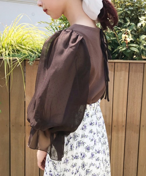 one after another NICE CLAUP(ワンアフターアナザーナイスクラップ)の「ドットチュール袖コンシャストップス(Tシャツ/カットソー・レディース・オフホワイト/ブラック/ブラウン/ベージュ・FREE)」の15枚目の写真