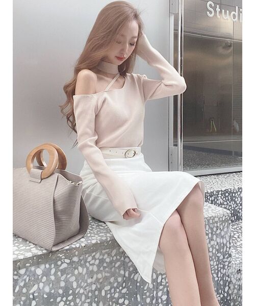 RESEXXY（リゼクシー）の「アシメチョーカーニットトップス（ニット/セーター・レディース・ブラック/ベージュ/オフホワイト/グリーン・FREE）」の12枚目の写真