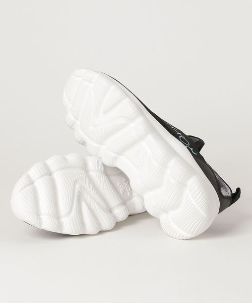 ROXY(ロキシー)の「ロキシー ROXY ON THE MOVE 3(スニーカー・レディース・ブラック×ブラック・23.0cm/23.5cm/24.0cm/24.5cm/25.0cm)」の3枚目の写真