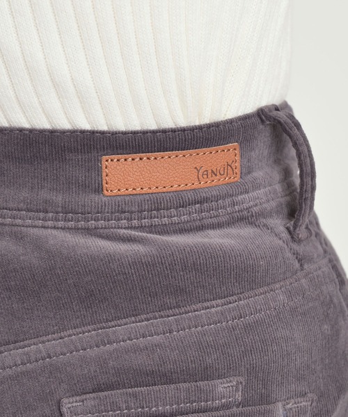 YANUK（ヤヌーク）の「ワイドストレート コーデュロイトラウザー LILITH (リリス)（その他パンツ・レディース・ブラウン/グレー/グレイッシュベージュ・24inch/25inch/26inch/27inch/23inch/22inch/21inch）」の9枚目の写真
