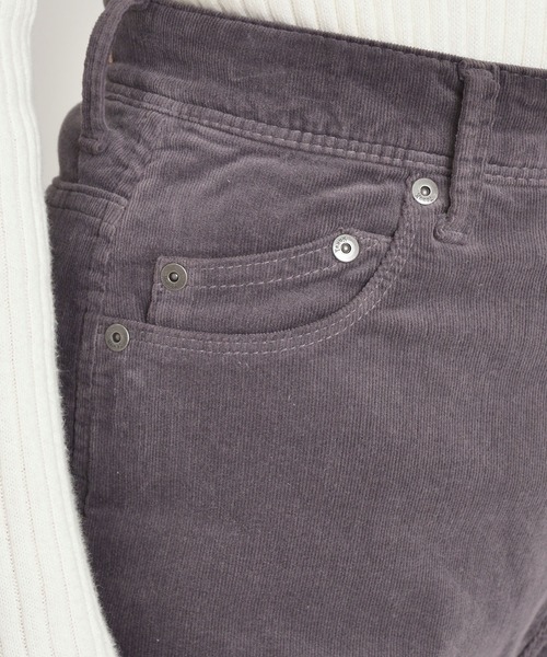 YANUK（ヤヌーク）の「ワイドストレート コーデュロイトラウザー LILITH (リリス)（その他パンツ・レディース・ブラウン/グレー/グレイッシュベージュ・24inch/25inch/26inch/27inch/23inch/22inch/21inch）」の7枚目の写真