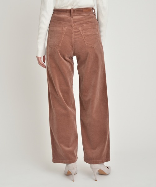 YANUK（ヤヌーク）の「ワイドストレート コーデュロイトラウザー LILITH (リリス)（その他パンツ・レディース・ブラウン/グレー/グレイッシュベージュ・24inch/25inch/26inch/27inch/23inch/22inch/21inch）」の13枚目の写真