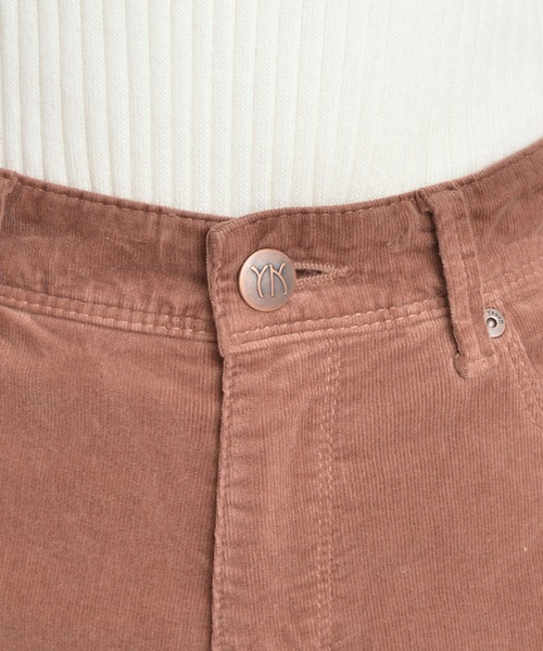 YANUK（ヤヌーク）の「ワイドストレート コーデュロイトラウザー LILITH (リリス)（その他パンツ・レディース・ブラウン/グレー/グレイッシュベージュ・24inch/25inch/26inch/27inch/23inch/22inch/21inch）」の14枚目の写真