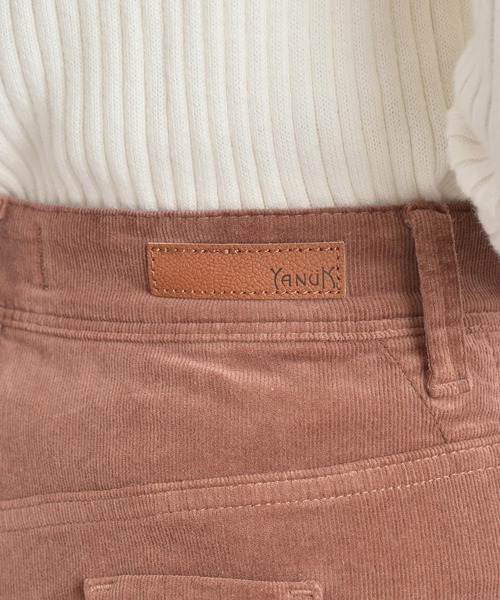 YANUK（ヤヌーク）の「ワイドストレート コーデュロイトラウザー LILITH (リリス)（その他パンツ・レディース・ブラウン/グレー/グレイッシュベージュ・24inch/25inch/26inch/27inch/23inch/22inch/21inch）」の17枚目の写真