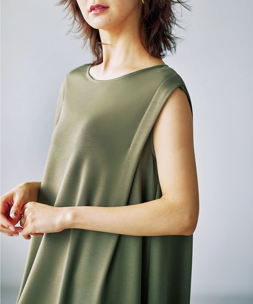 GeeRA(ジーラ)の「フレアーシルエットロングワンピース(ノースリーブ)(ワンピース・レディース・ネイビー/ブラック/カーキ/レッド/ベージュ/グリーン・XX-LARGE/MEDIUM/LARGE/SMALL/X-LARGE)」の3枚目の写真