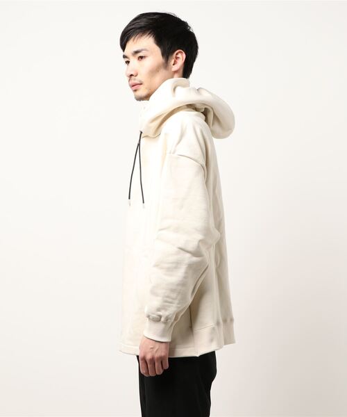 UNITED TOKYO（ユナイテッドトウキョウ）の「バルキービッグパーカー（パーカー・メンズ・オフホワイト/ベージュ/ブラック・2/1）」の5枚目の写真