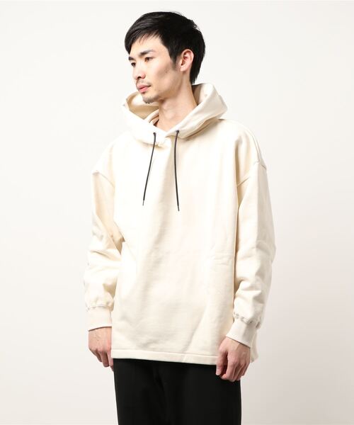 UNITED TOKYO（ユナイテッドトウキョウ）の「バルキービッグパーカー（パーカー・メンズ・オフホワイト/ベージュ/ブラック・2/1）」の6枚目の写真