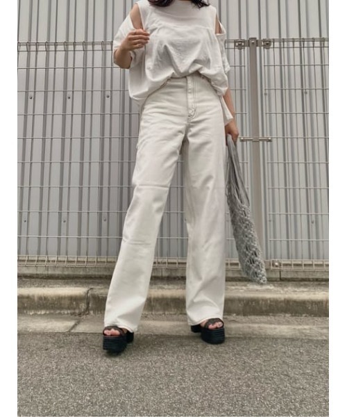 AZUL by moussy（アズールバイマウジー）の「HIGH WAIST DENIM WIDE /ハイウエストデニムワイド（デニムパンツ・レディース・ライトベージュ/オフホワイト/ライトブルー/ワンウォッシュ・LARGE/SMALL/MEDIUM/X-SMALL）」の12枚目の写真