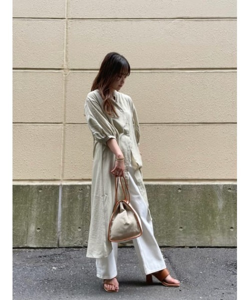 AZUL by moussy（アズールバイマウジー）の「HIGH WAIST DENIM WIDE /ハイウエストデニムワイド（デニムパンツ・レディース・ライトベージュ/オフホワイト/ライトブルー/ワンウォッシュ・LARGE/SMALL/MEDIUM/X-SMALL）」の11枚目の写真