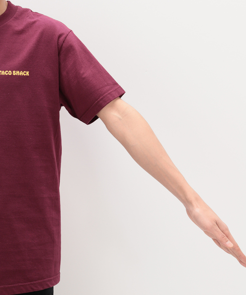 ACME FURNITURE（アクメファニチャー）の「【SUNDAYS BEST/サンデーズ ベスト】TACO SHACK TEE TACO SHACK TEE（Tシャツ/カットソー・レディース・ボルドー/ホワイト・MEDIUM/LARGE）」の7枚目の写真