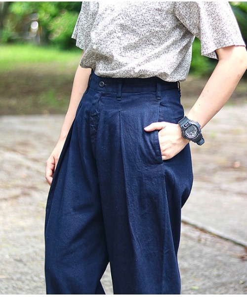 TEXTURE WE MADE(テクスチャーウィーメイド)の「TUCK TUCK PANTS:タックタックパンツ(その他パンツ・メンズ・インディゴブルー・28inch/30inch/32inch)」の7枚目の写真