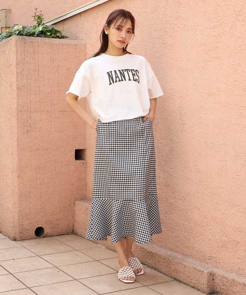 one after another NICE CLAUP(ワンアフターアナザーナイスクラップ)の「ゆるカレッジロゴT(Tシャツ/カットソー・レディース・ベージュ/チャコール/ブルーグレー/オフホワイト・FREE)」の11枚目の写真