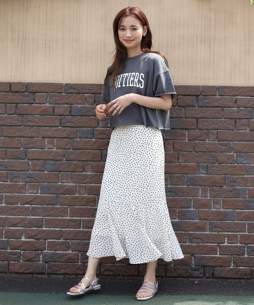 one after another NICE CLAUP(ワンアフターアナザーナイスクラップ)の「ゆるカレッジロゴT(Tシャツ/カットソー・レディース・ベージュ/チャコール/ブルーグレー/オフホワイト・FREE)」の20枚目の写真