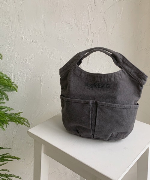 on the day（オンザデイ）の「VegieBAG　バケットバッグ　ボタニカルダイ（トートバッグ・メンズ・イエロー/ネイビー・FREE）」の2枚目の写真